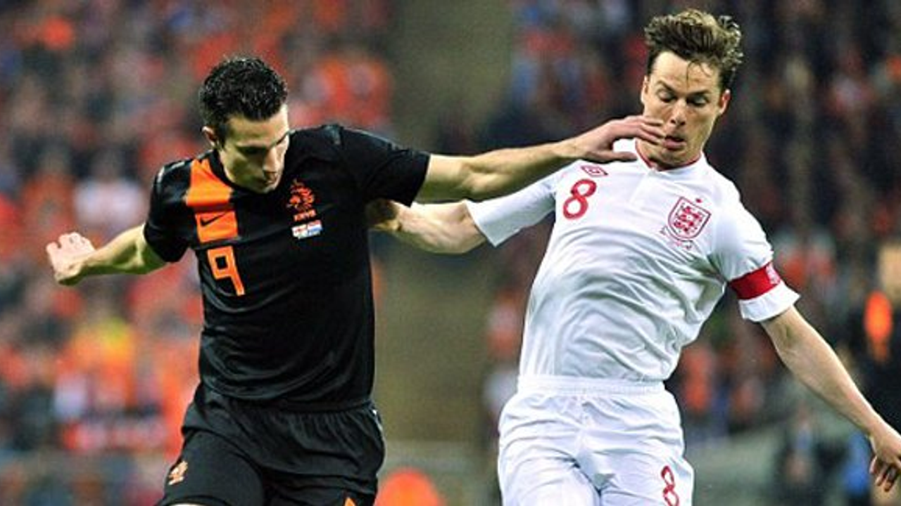 İngiltere evinde Hollanda'ya teslim oldu