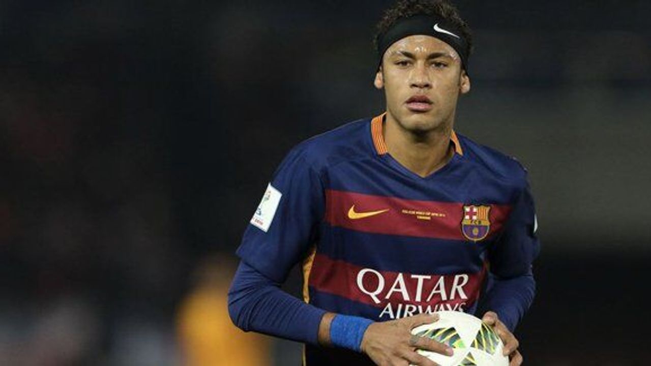 Menajeri: Neymar, PSG'ye transfer olabilir