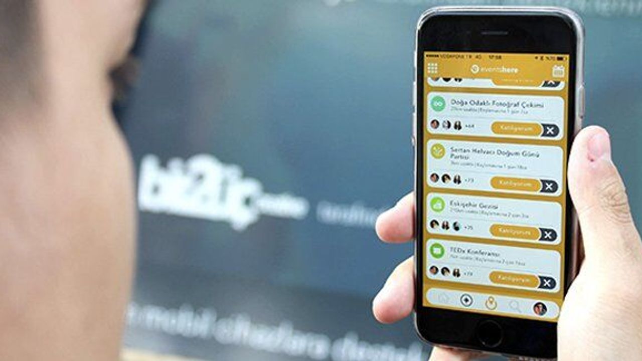 Türk öğrenci Facebook'a rakip oluyor!