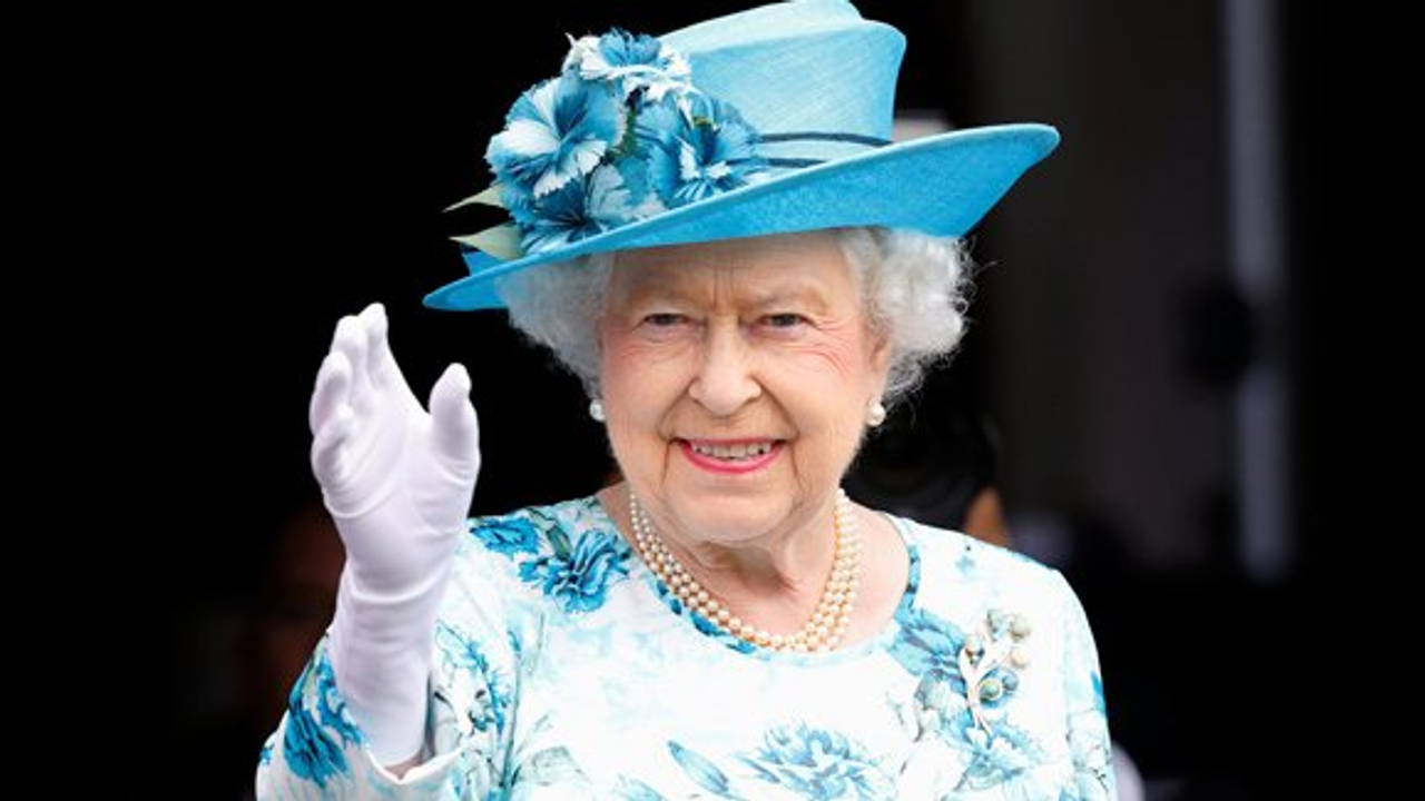 Kraliçe Elizabeth'ten 'Çinliler çok kabaydı' gafı