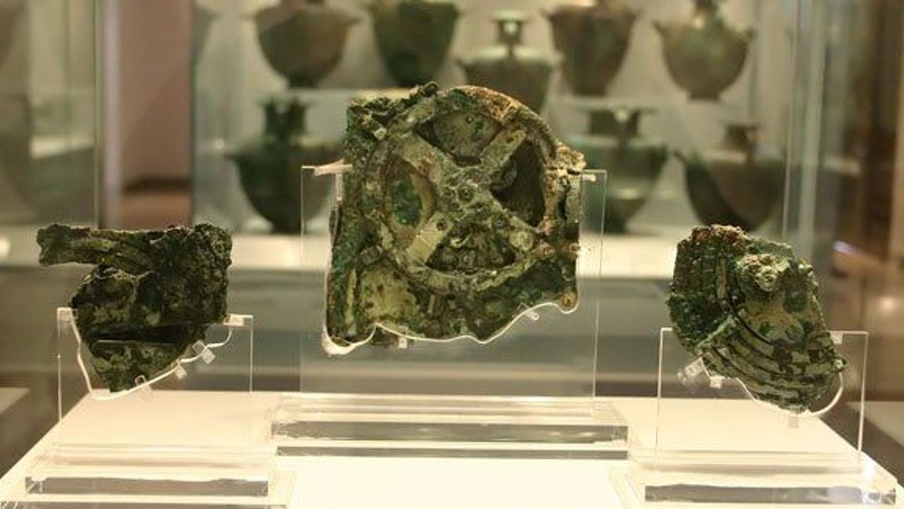 Dünyanın ilk bilgisayarı 'Antikythera düzeneği'nin sırrı çözüldü