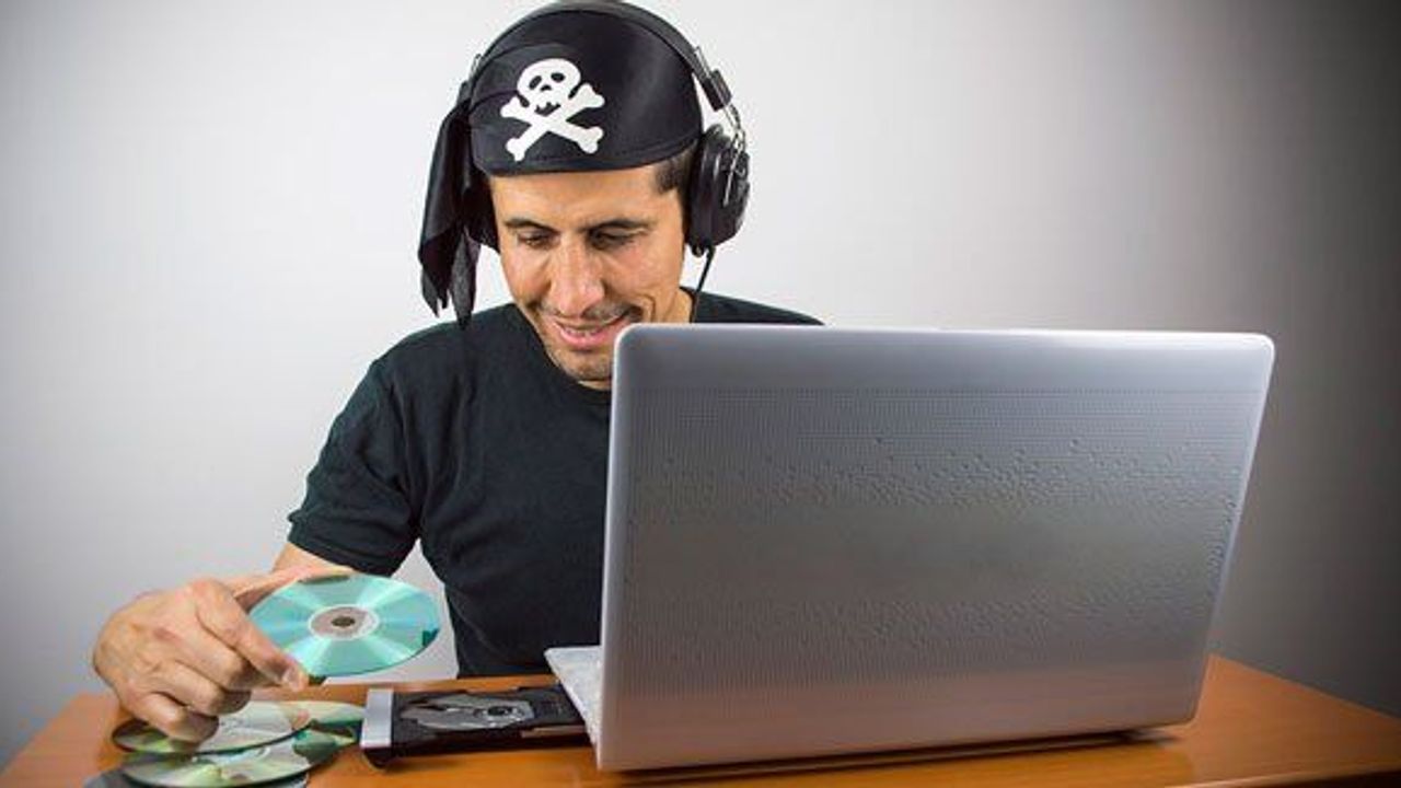 Korsan film indirenlere çok kötü haber