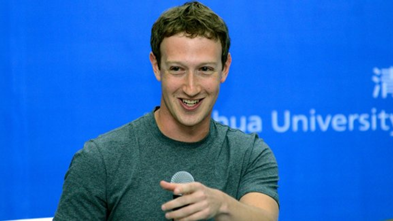 Zuckerberg'in sosyal medya hesapları çalındı