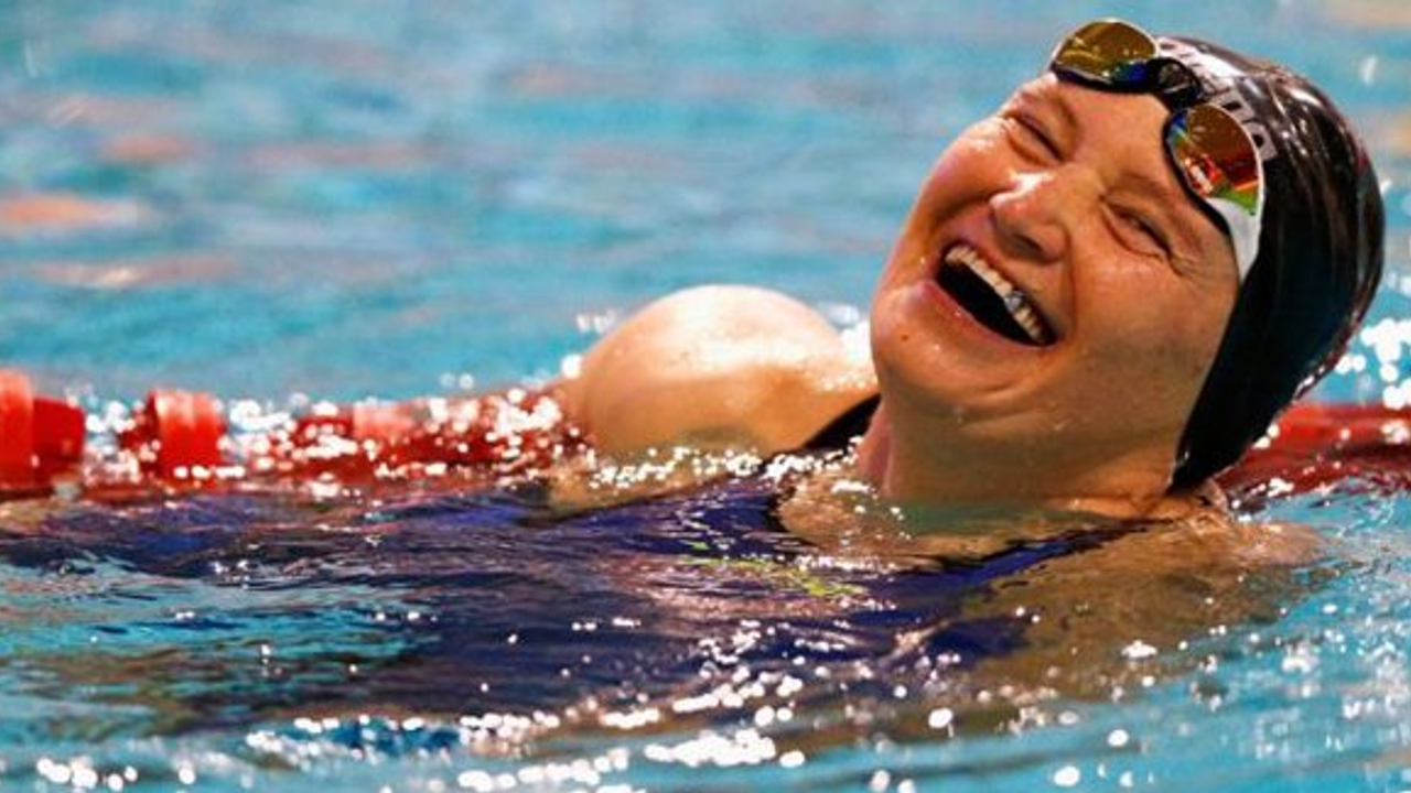 Kazak Paralimpik yüzücüden dünya rekoru