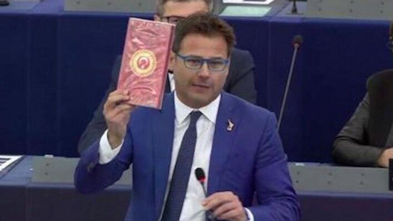 İtalyan vekilden, Türk parlamenterlere saygısızlık