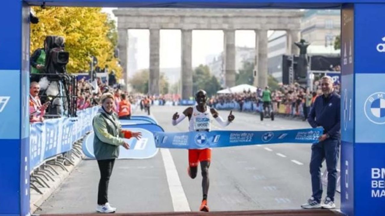 Maratonda yeni dünya rekoru