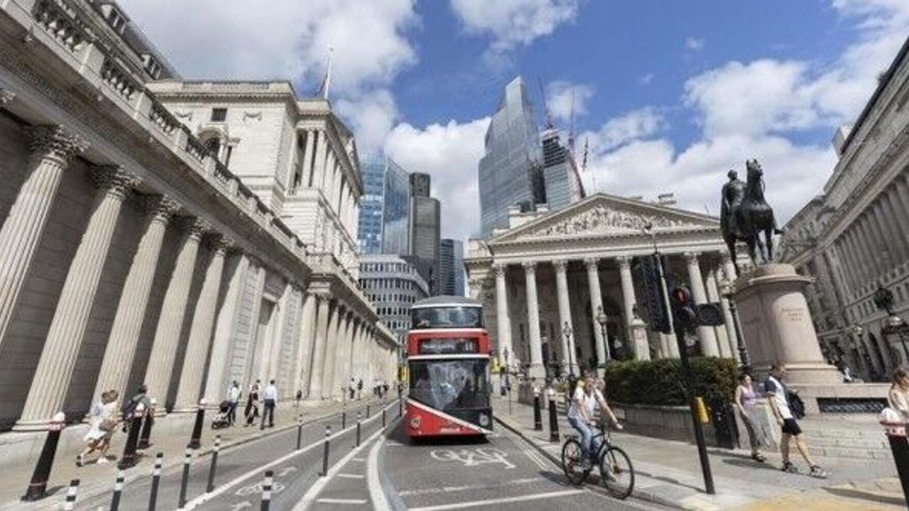 İngiltere'de enflasyon 40 yılın zirvesinde
