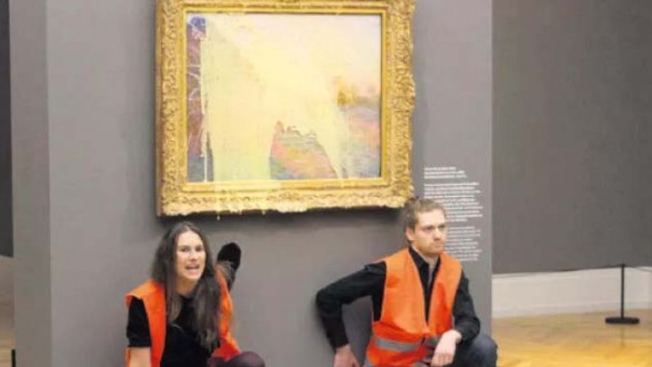 Van Gogh'dan sonra Claude Monet tablosuna da saldırı