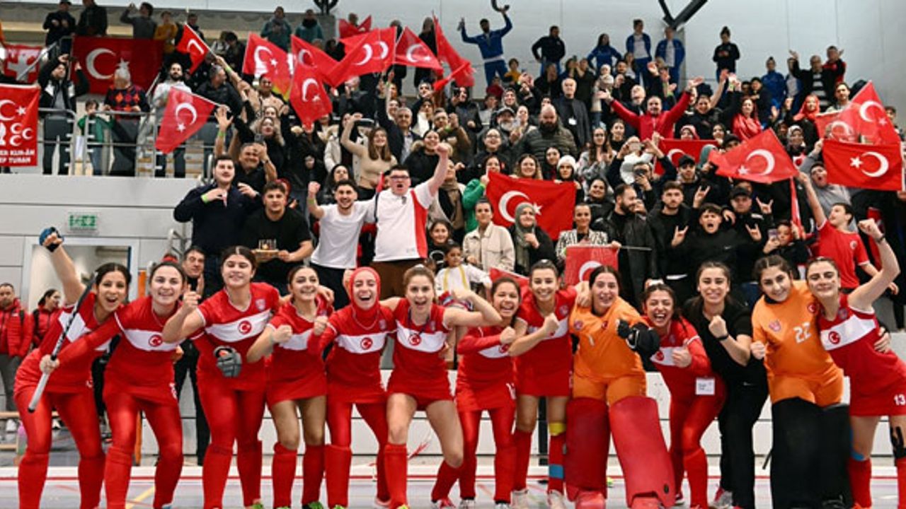 Hokey Ümit Milli Kadın Takımı Avrupa üçüncüsü oldu