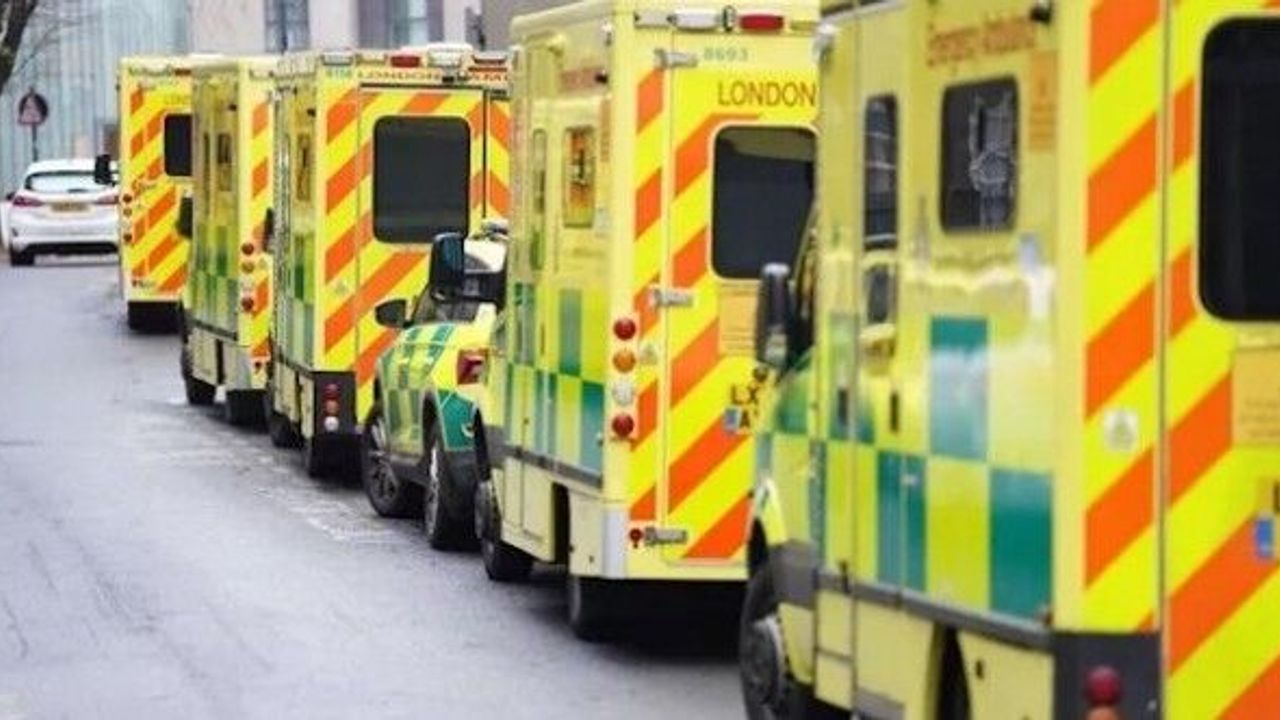 İngiltere'de "999 Acil Yardım Hattı" devre dışı kaldı