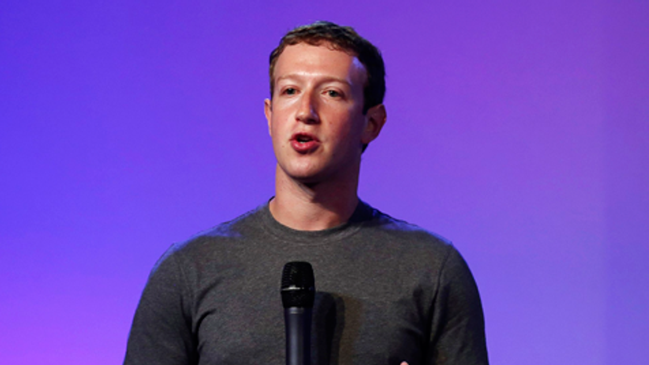 Facebook'un kurucusu neden hep aynı tişörtü giyiyor?