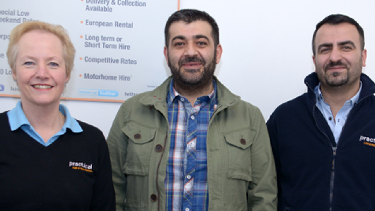 Practical Car and Van Rental, Deniz Uçar’ın yönetiminde Harringay’de