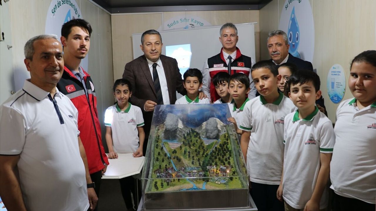 Kilis'teki okulların musluklarına tasarruf aparatı takıldı