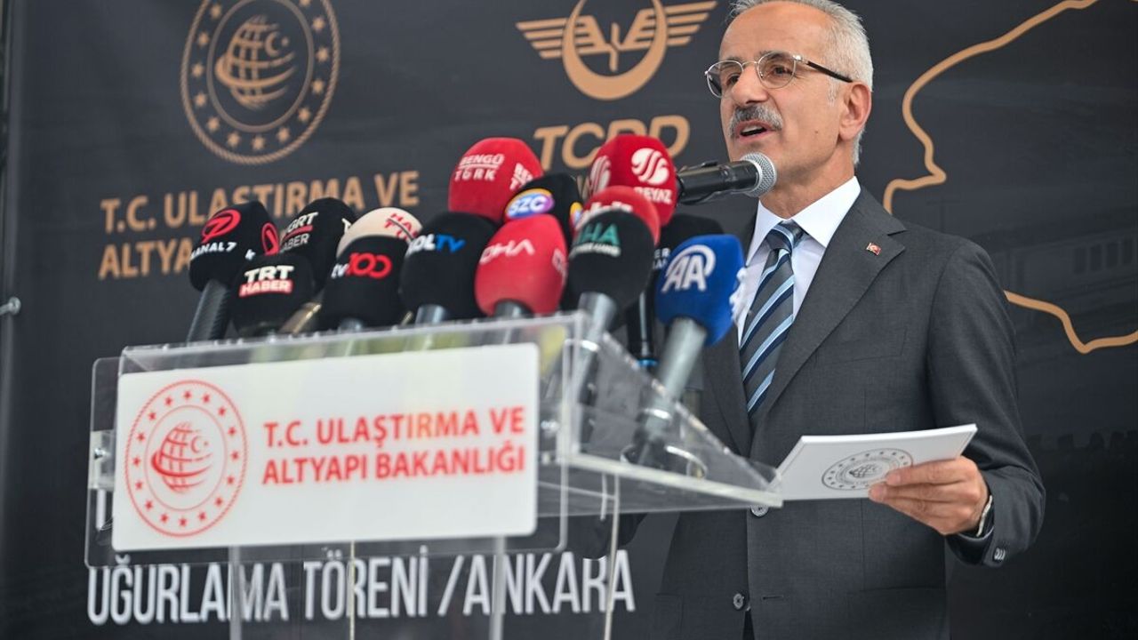 Bakan Uraloğlu, Instagram'a getirilen erişim engeline ilişkin son durumu değerlendirdi: