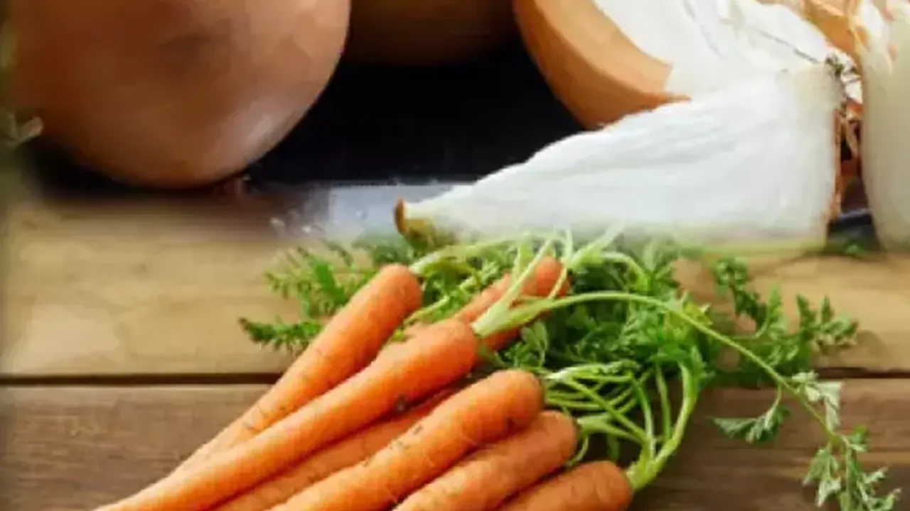 Kuru soğandaki düşüş üreticiyi düşündürüyor... Üretici market farkında havuç liste başı