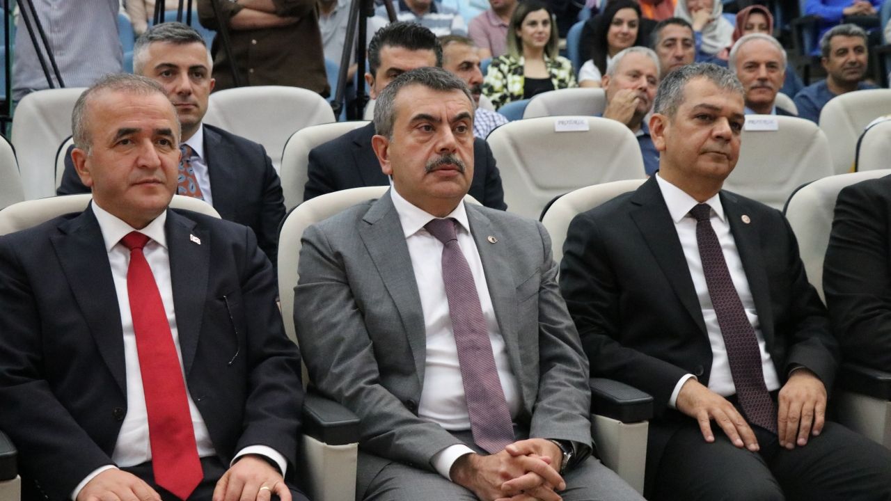 Milli Eğitim Bakanı Tekin, Elazığ'da "Din Eğitimi ve Hizmetleri Çalıştayı"nda konuştu: (2)