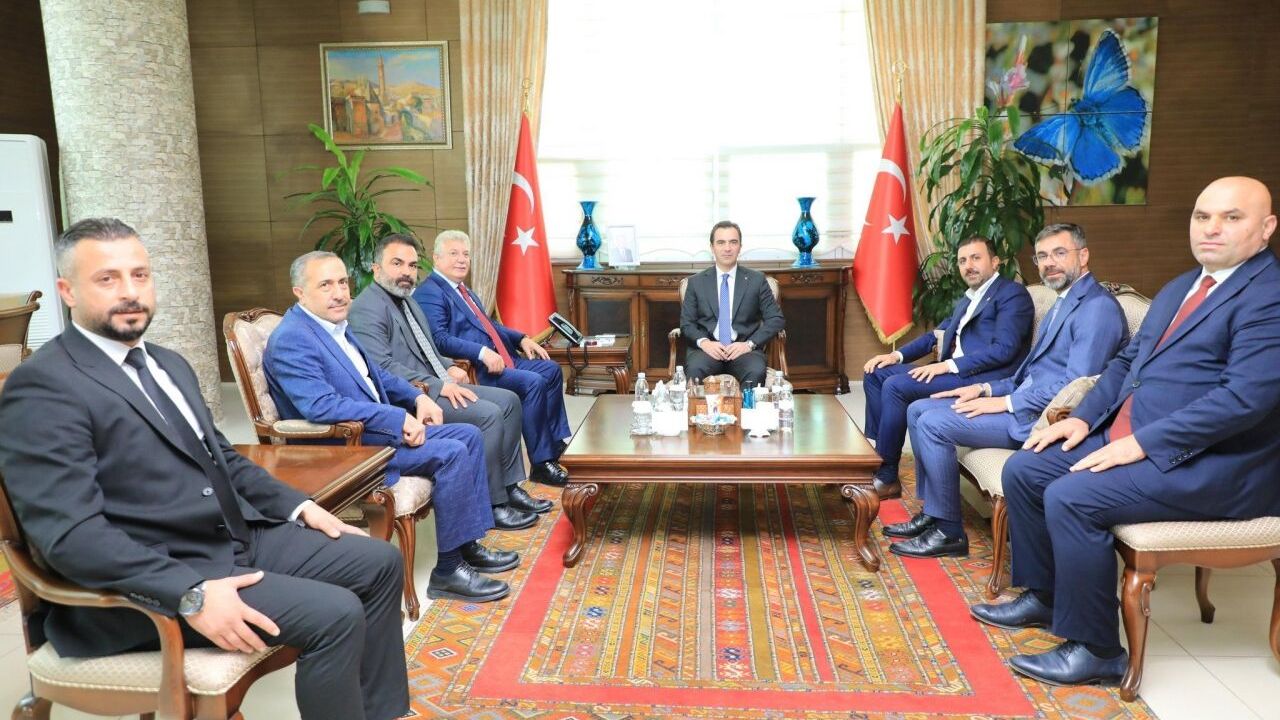 AK Parti Grup Başkanvekili Akbaşoğlu, Bitlis'te ziyaretlerde bulundu