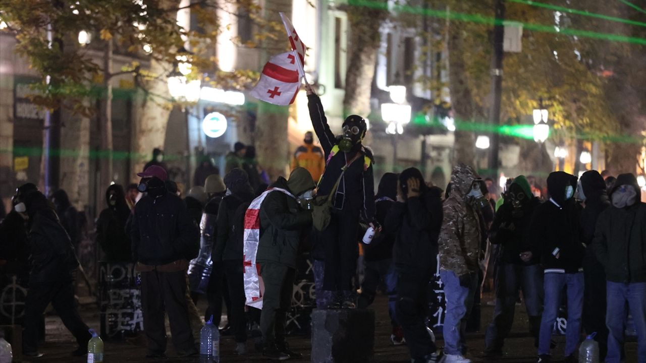 Tiflis'te AB yanlısı göstericiler polisin müdahalesi sonucu dağıldı