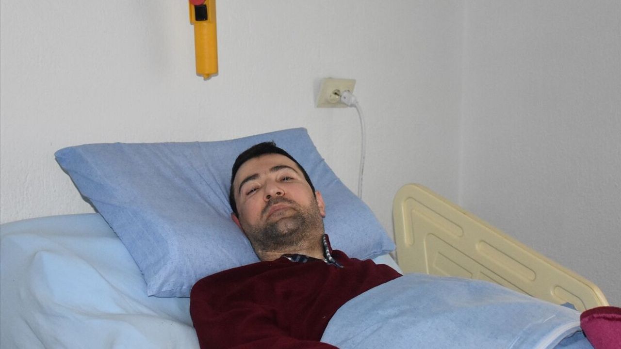 Yatağa bağımlı yaşayan gencin derbi maç hayali gerçek oldu