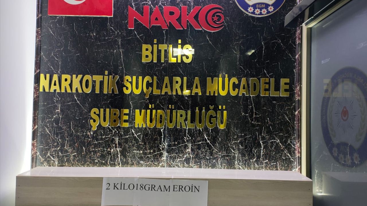 Bitlis'te bir otomobilde 2 kilo 18 gram eroin bulundu