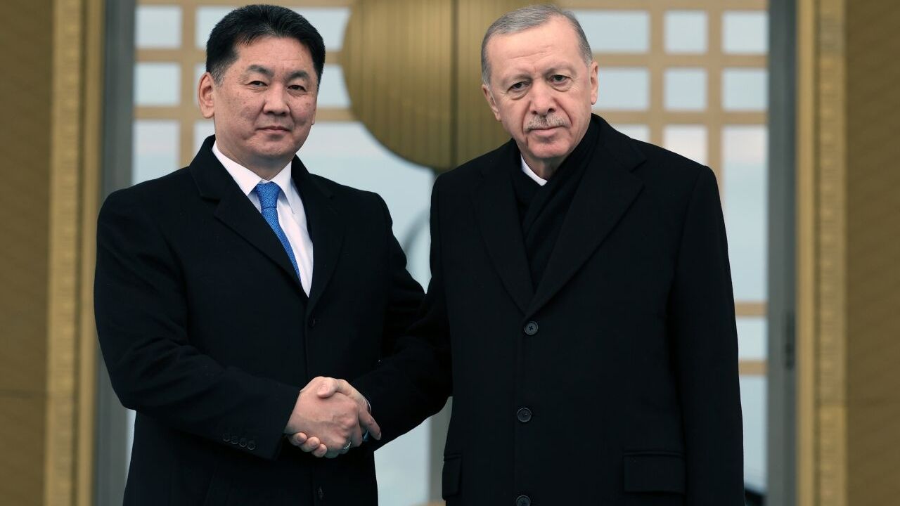 Cumhurbaşkanı Erdoğan, Moğolistan Cumhurbaşkanı Ukhnaa'yı resmi törenle karşıladı
