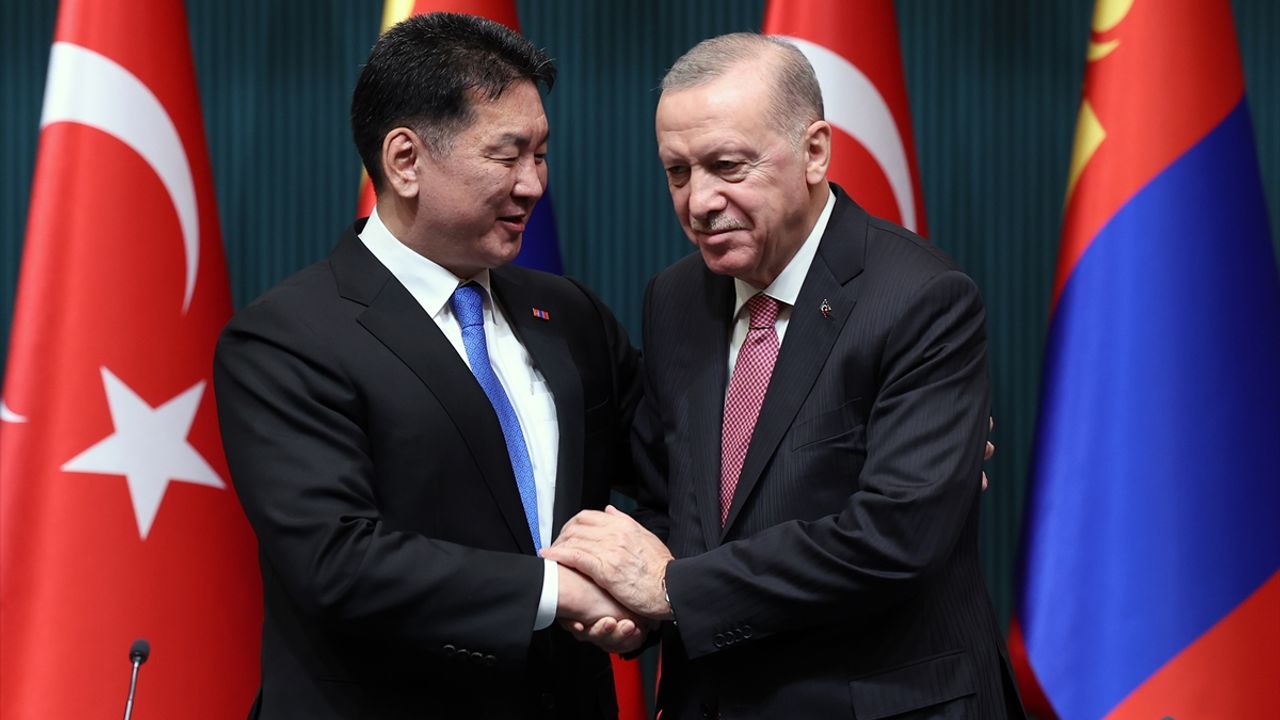 Türkiye ile Moğolistan arasında stratejik ortaklık tesisine ilişkin bildiri ve 10 anlaşma imzalandı