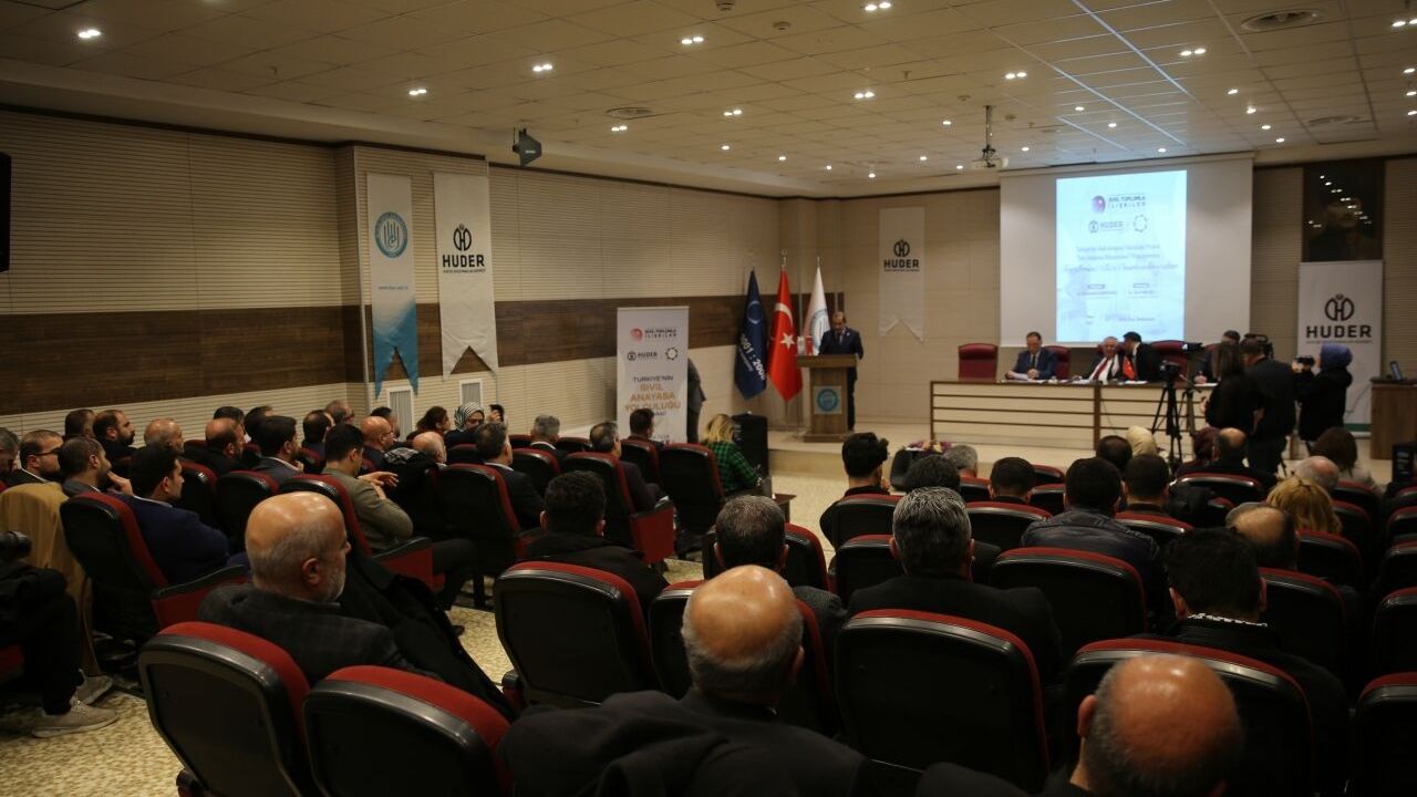 Bitlis'te "Yeni Anayasa Buluşmaları" programı düzenlendi