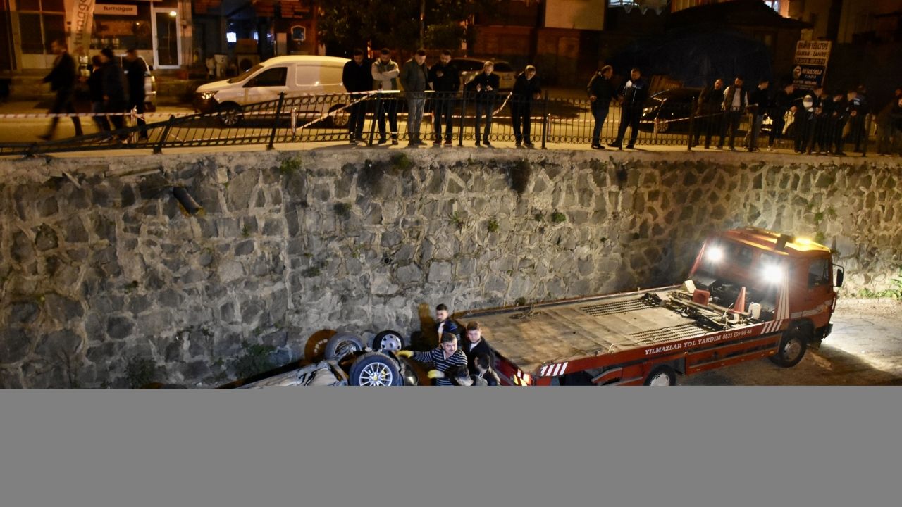 Ordu'da dere yatağına devrilen otomobildeki 2 kişi yaralandı
