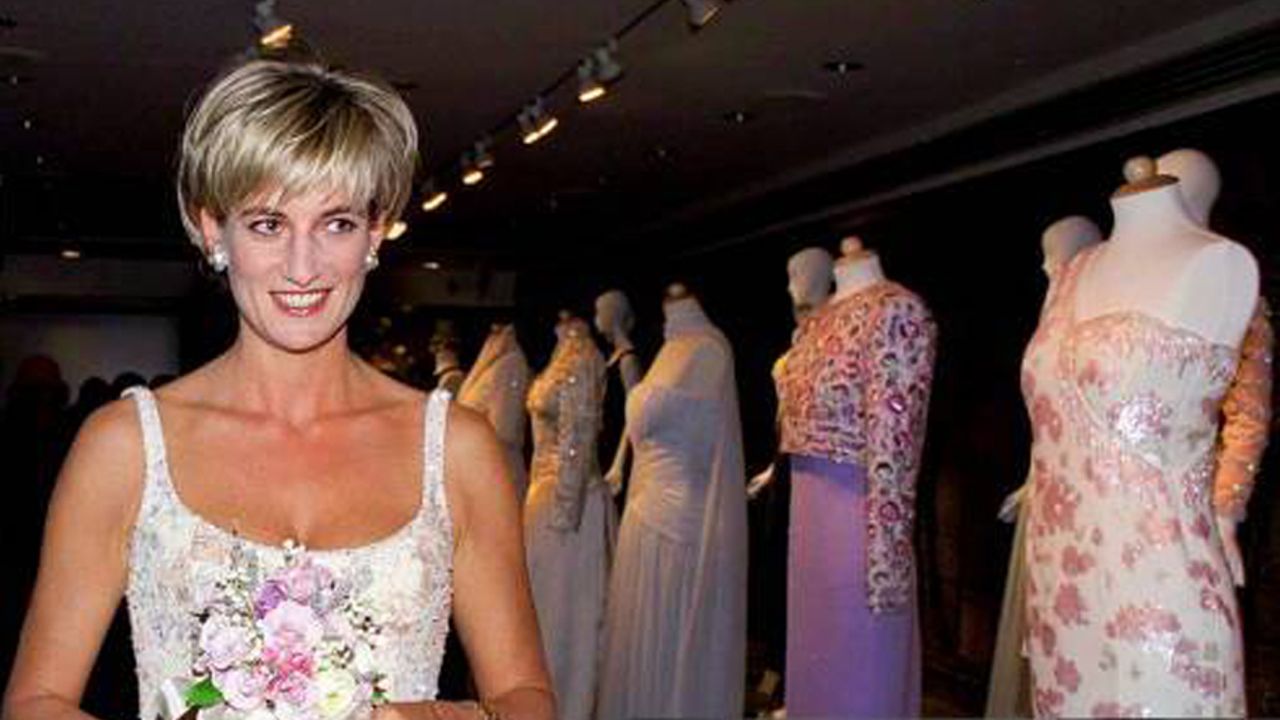 ‘Prenses Diana’nın Stili ve Kraliyet Koleksiyonu’ açık artırmada