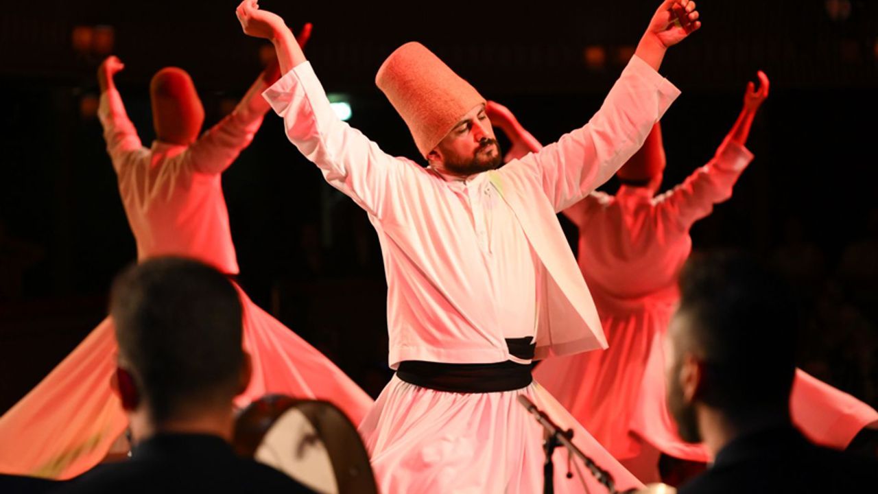 Sufi Müzik ve Semazenlerle Londra’da, Mevlevi Kültürü Esintisi