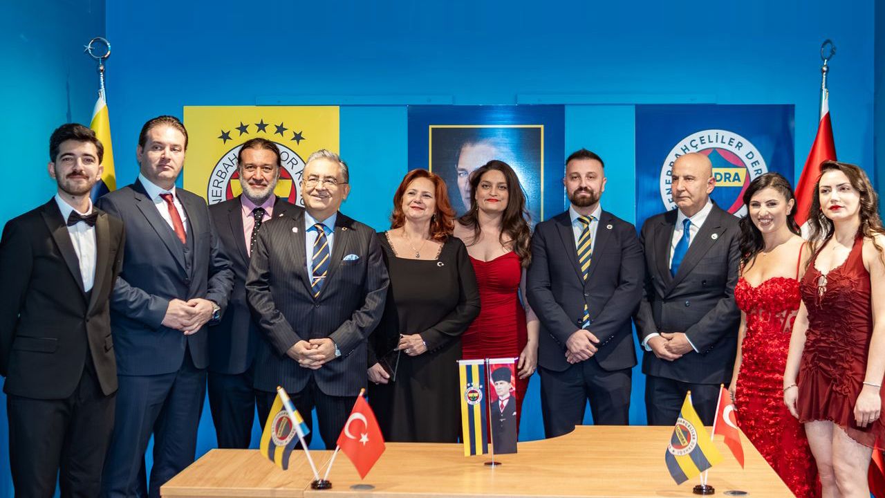 Fenerbahçelilerden Londra’da Görkemli Cumhuriyet Kutlaması