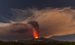 Etna yine kükredi