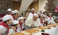 Papa'dan gençlere: Az yiyin