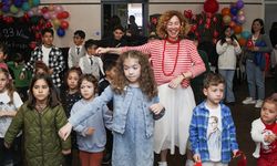 İnci Türkay’ın öğrencileri, yardımlaşarak bayram kutladı
