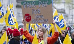 İngiltere'de 130 bin kamu çalışanı grevde