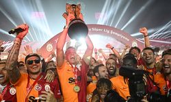Galatasaray, 23. defa şampiyonluk kupasını kaldırdı