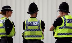 Londra polisi yaşamak için ikinci işte çalışıyor