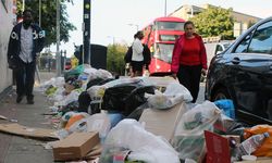 Londra’da toplanmayan çöp yığınları