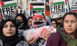 Londra'da Onbinler Tek Ses: Filistin'e Özgürlük