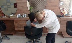 Aydın'da ortaokul öğrencileri, lösemili çocuklar için saçlarını kesti