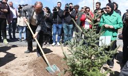 Bakan Özhaseki, Erciyes Dağı'ndaki ağaçlandırma töreninde konuştu: