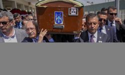 CHP Genel Başkanı Özel, partisinin TBMM Grup Müdürü Bayraktar'ın cenazesine katıldı