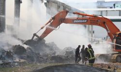 GÜNCELLEME - 2 Şanlıurfa'da tekstil fabrikasında çıkan yangın kontrol altına alındı