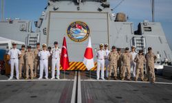 Japonya seyrine devam eden TCG Kınalıada, Cibuti Limanı'nı ziyaret etti