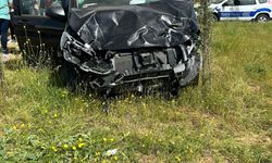 Mardin'de panelvan ile hafif ticari aracın çarpışması sonucu 11 kişi yaralandı