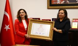 Tekirdağ Büyükşehir ve Süleymanpaşa belediye başkanları mazbatasını aldı