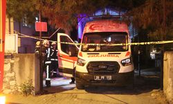 Ambulansta oksijen tüpü parlamasında 2 görevli yaralandı
