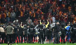 Fenerbahçe'ye 1-0 yenilen Galatasaray, şampiyonluğu ilan etme şansını kullanamadı