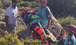 Fethiye'de kayalıklara düşen Rus yamaç paraşütü pilotu yaralandı