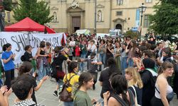 Floransa Üniversitesi öğrencileri, Filistin'e destek mitingi düzenleyip çadır kurdu